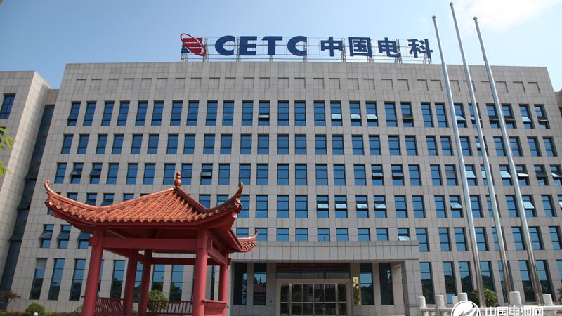 单面板与双面板：电路板世界的两种面貌