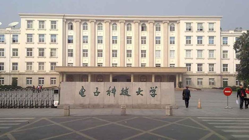 贴片加工厂选择：揭秘关键考量因素